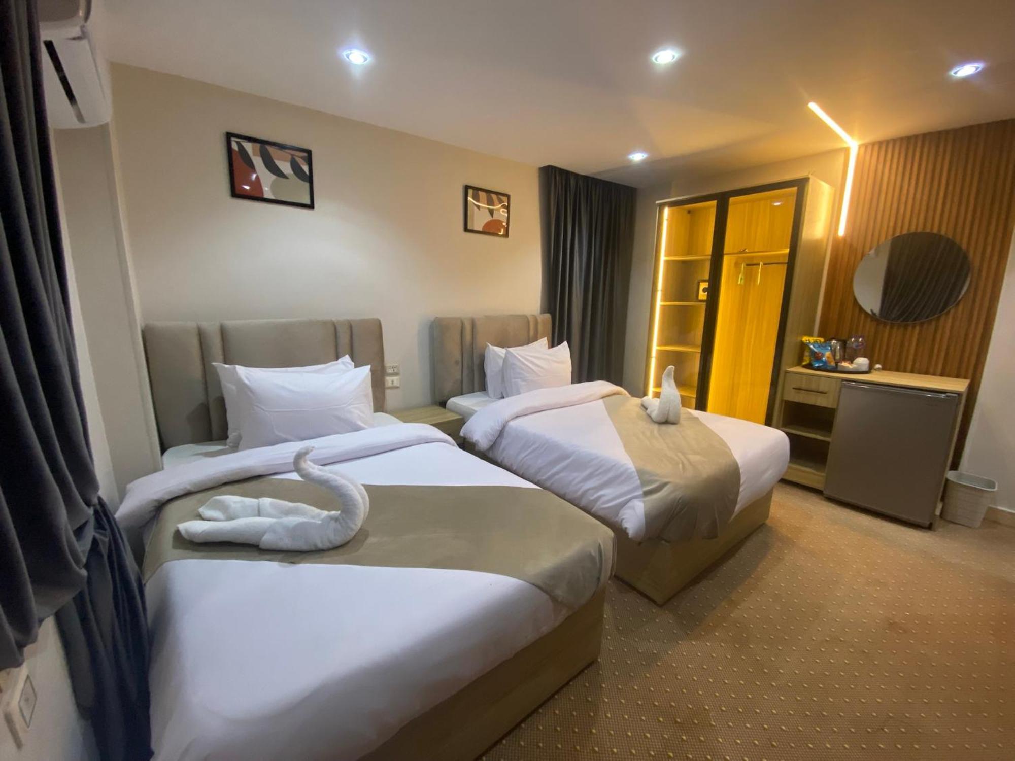 Royal Golden Pyramids Inn Giza ภายนอก รูปภาพ
